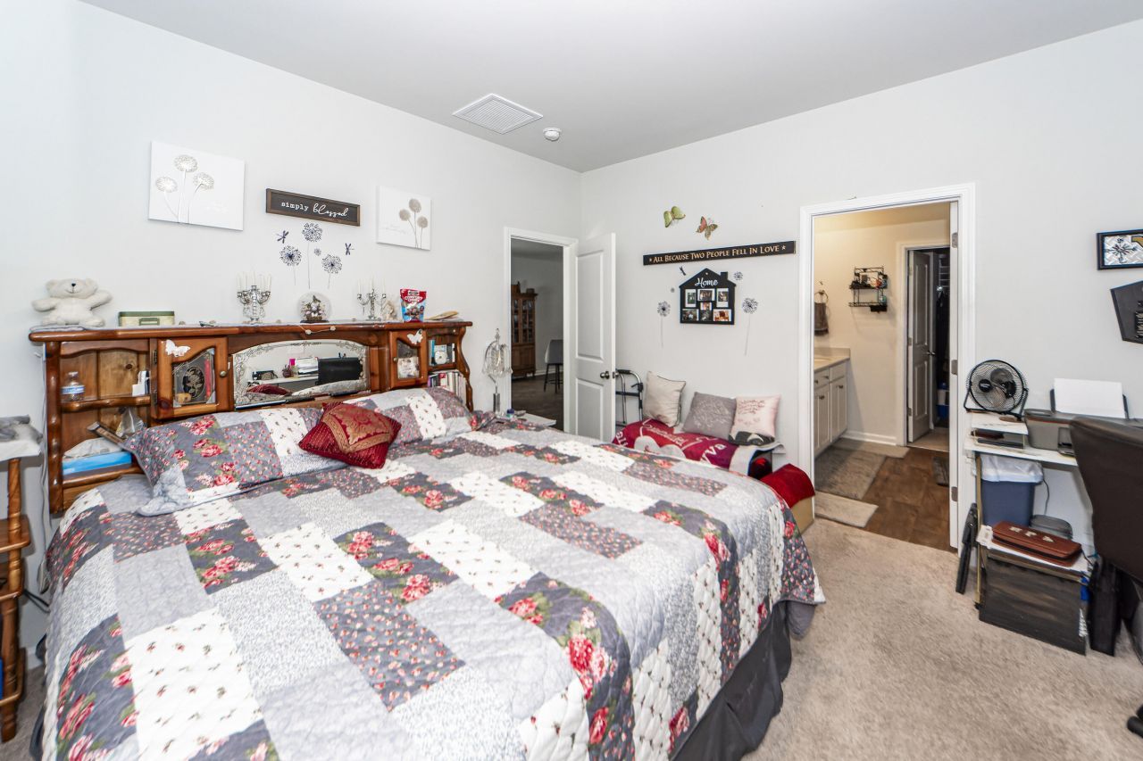 414 Blue Elderberry Run Photo 10