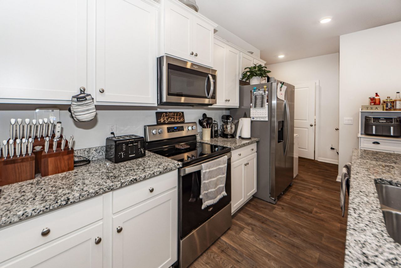 414 Blue Elderberry Run Photo 4