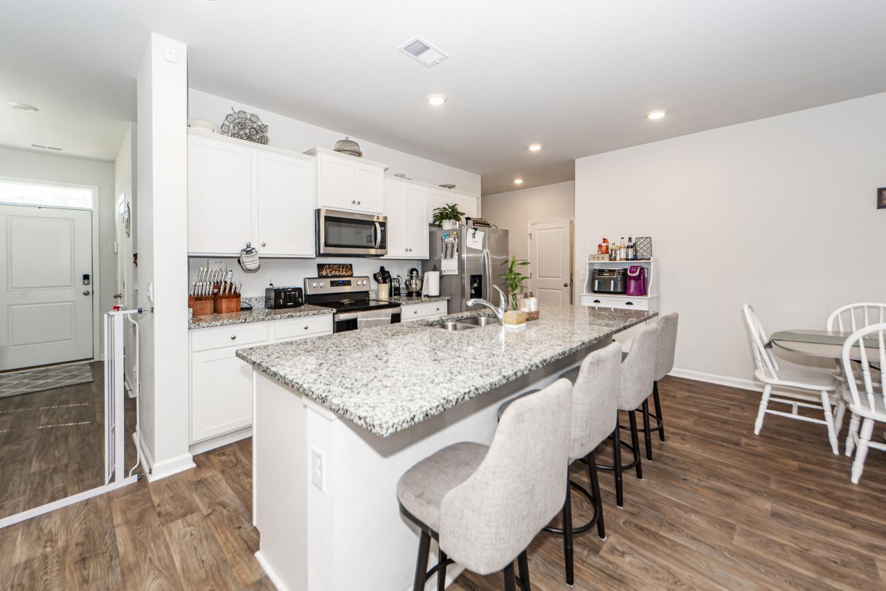 414 Blue Elderberry Run Photo 5