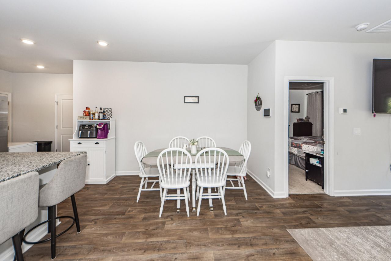 414 Blue Elderberry Run Photo 8