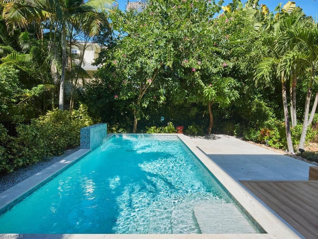 355 7th Ave S, Naples, FL 34102 Photo