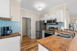 5022 Belleglen Ct. photo 4