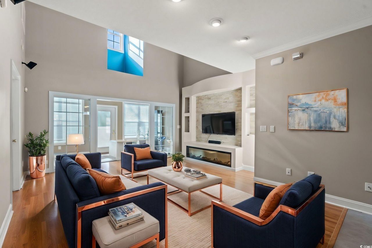 4378 Willoughby Ln. Photo 3