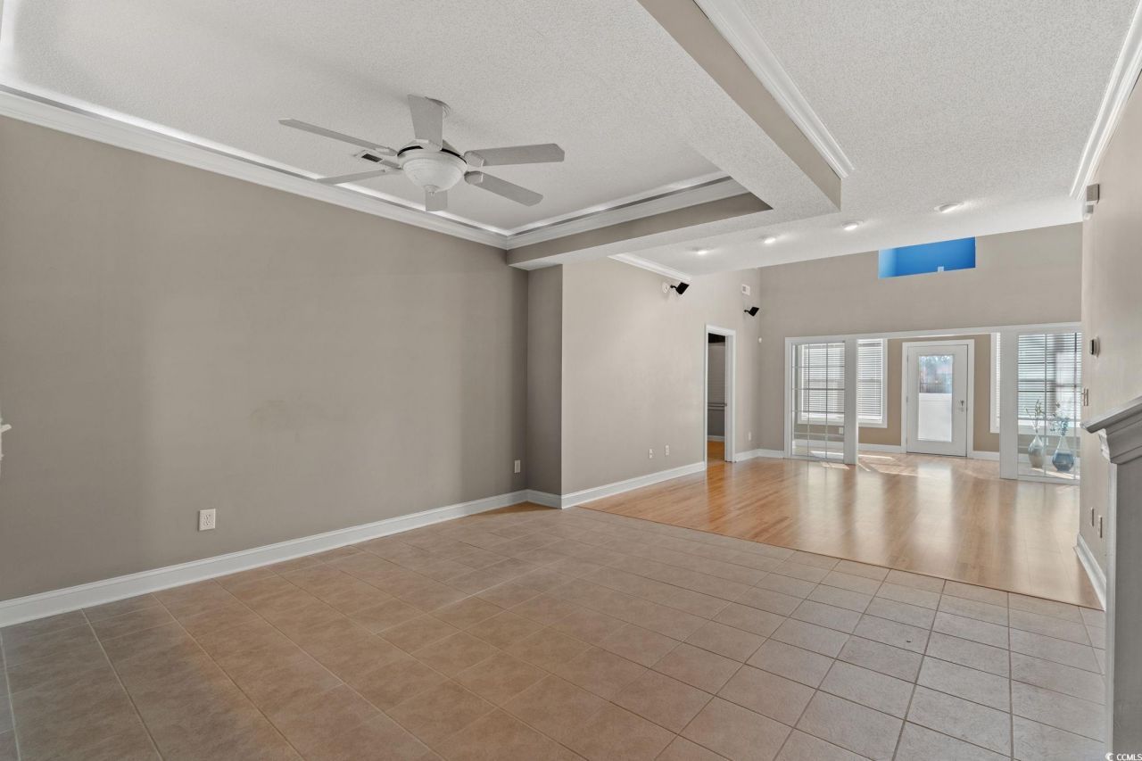 4378 Willoughby Ln. Photo 8