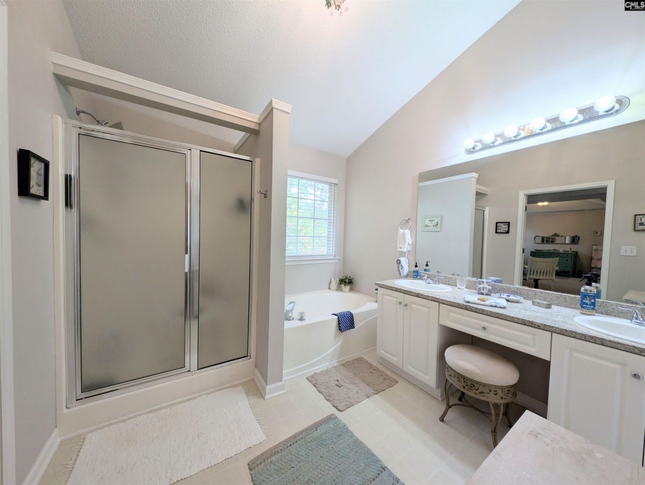 2 Back Bay Court Photo 40