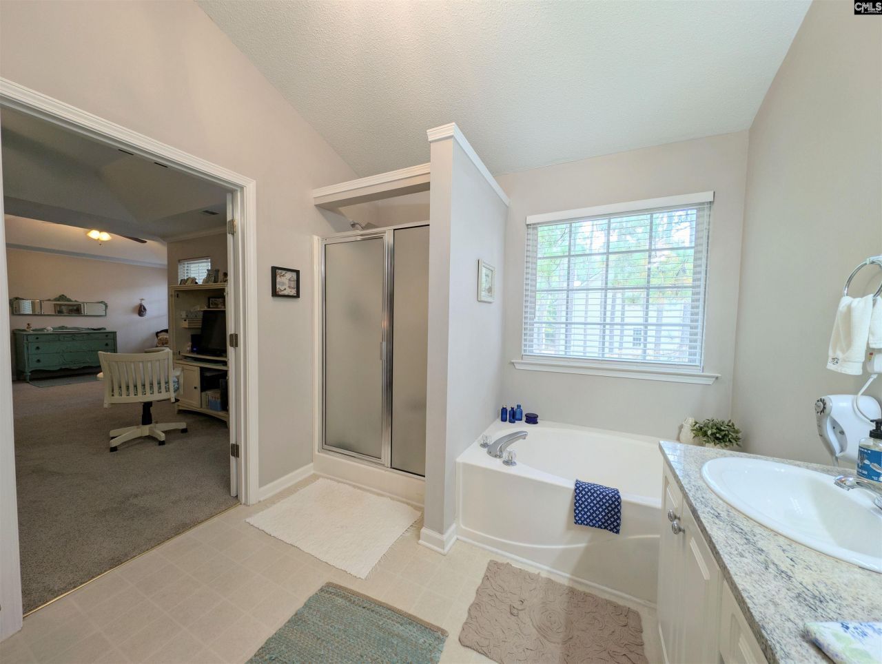 2 Back Bay Court Photo 41