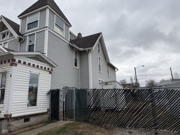 715 W Superior Street, Fort Wayne, IN 46802