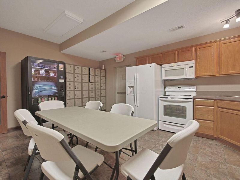 799 Windmiller Drive, Pickerington, OH 43147 Photo 11