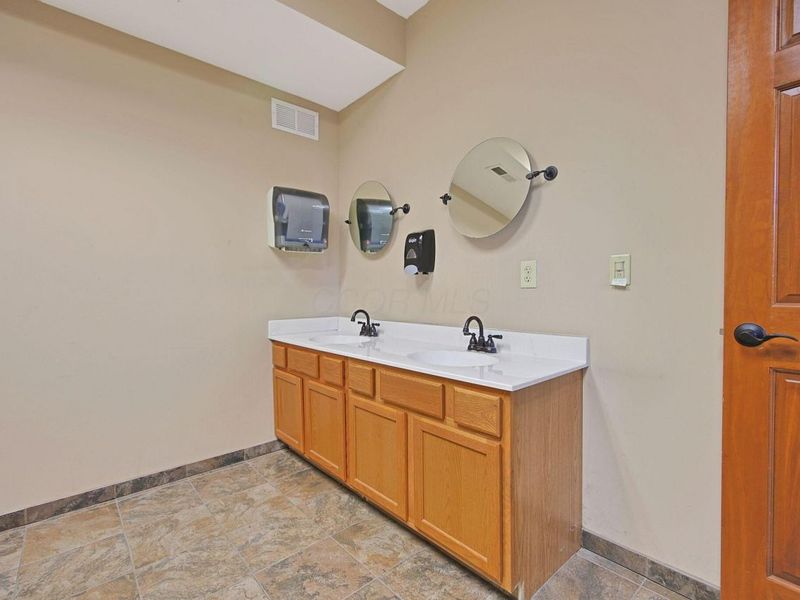 799 Windmiller Drive, Pickerington, OH 43147 Photo 5