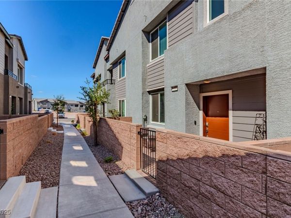 1521 Eva Crossing Place, Henderson, NV 89002