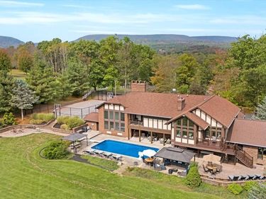 1554 7TH STREET W, TYRONE, PA 16686