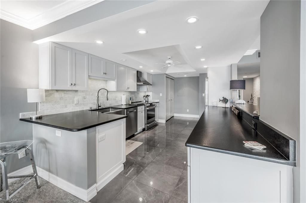 2381 Gulf Shore Blvd N, Unit 503, Naples, FL 34103 Photo