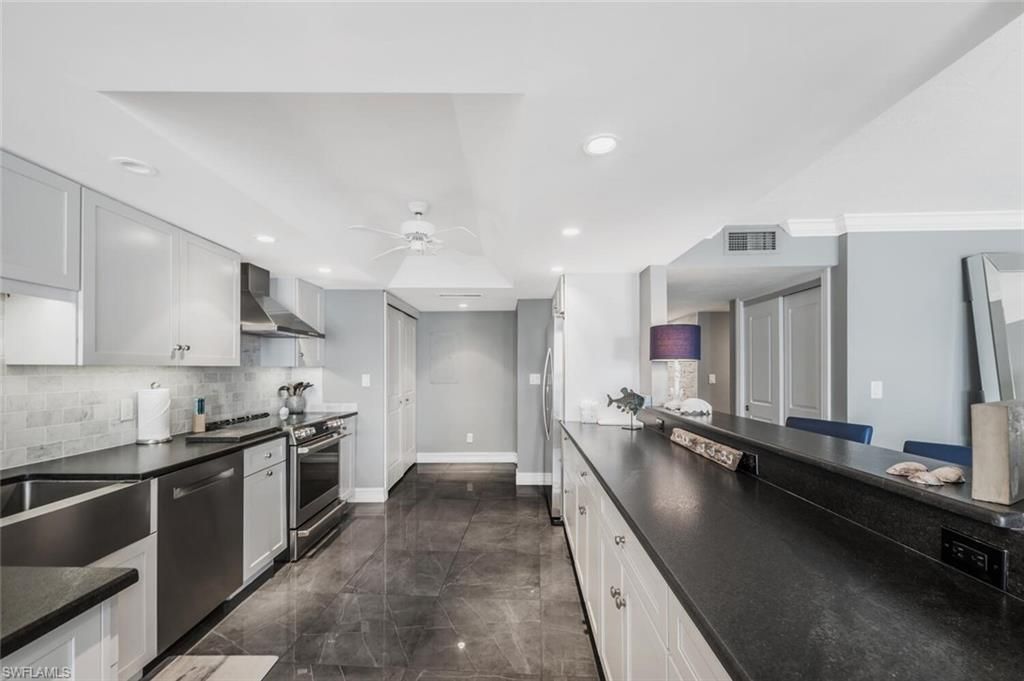 2381 Gulf Shore Blvd N, Unit 503, Naples, FL 34103 Photo