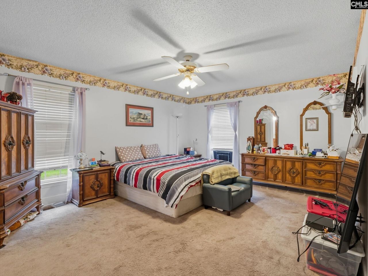 343 Pinewood Drive Photo 13