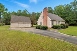 343 Pinewood Drive photo 4