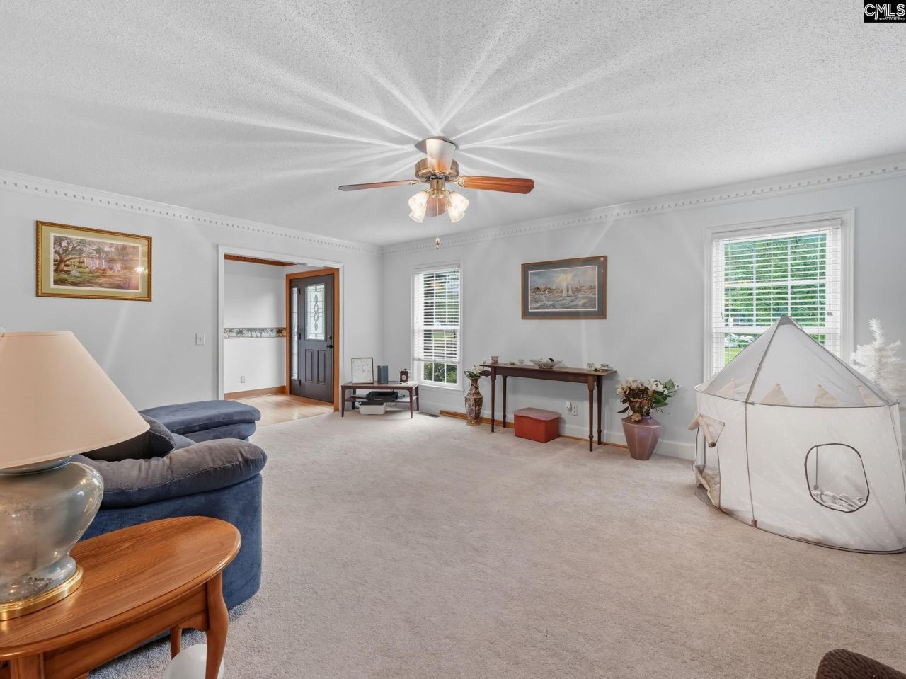 343 Pinewood Drive Photo 7