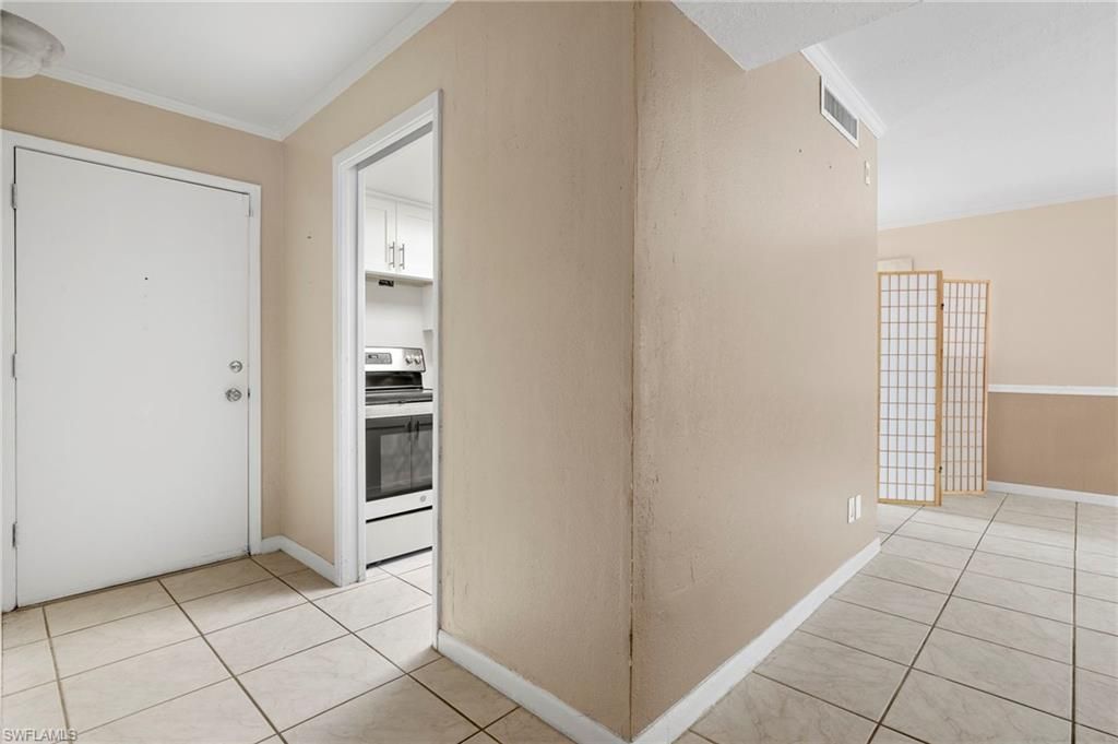 2366 E Mall Dr, Unit 213, Fort Myers, FL 33901 Photo