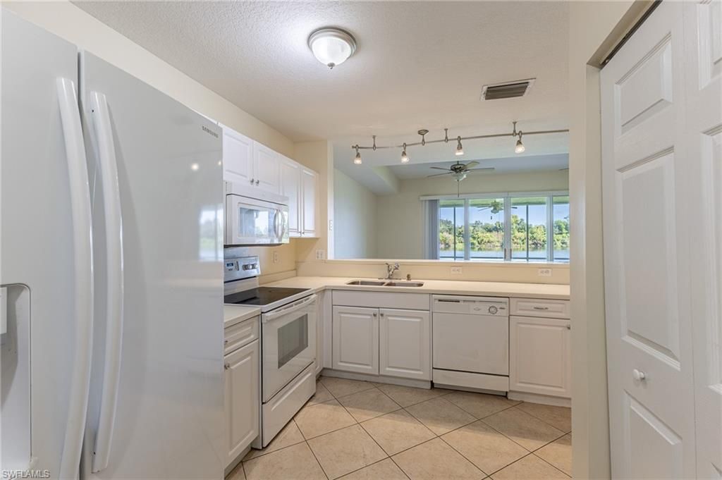 13150 Broadhurst Loop, Unit 204, Fort Myers, FL 33919 Photo