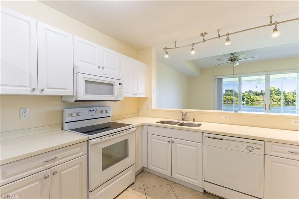 13150 Broadhurst Loop, Unit 204, Fort Myers, FL 33919 Photo