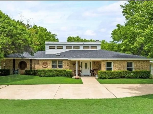 6049 W Red Bird Lane, Dallas, TX 75236