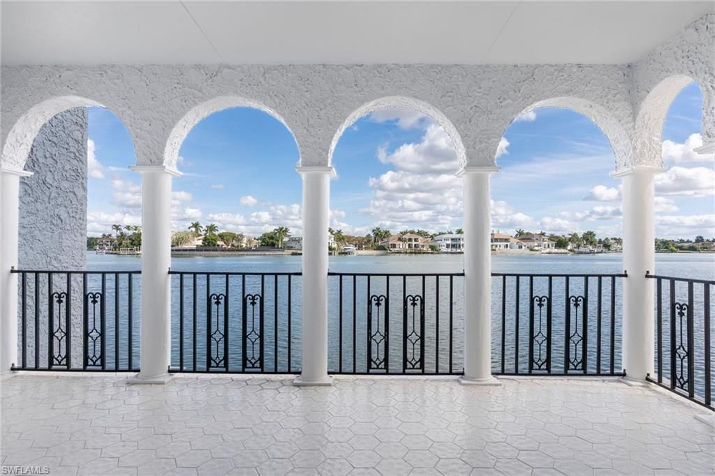 4000 Gulf Shore Blvd N, Unit 2000, Naples, FL 34103 Photo