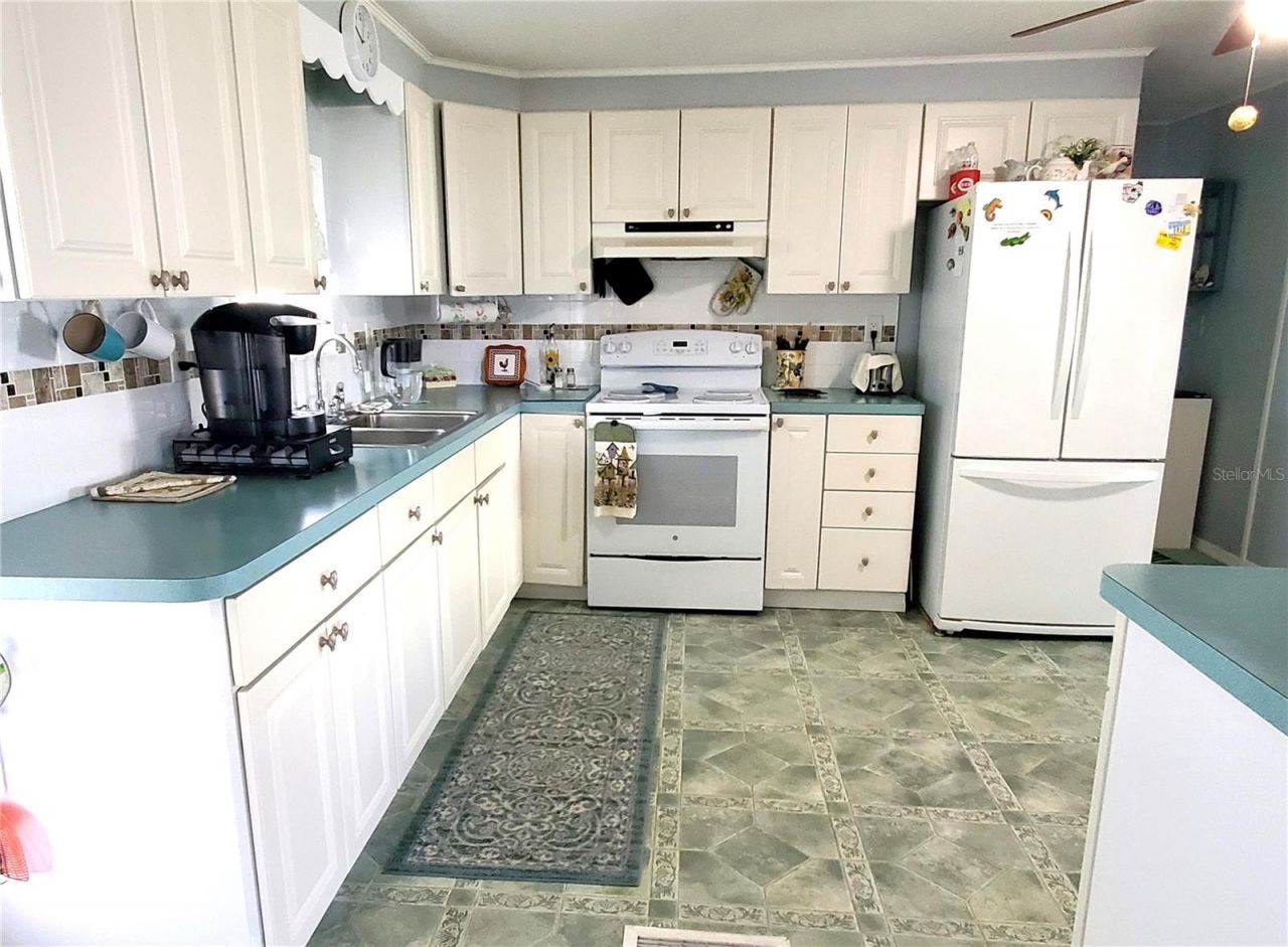 176 W Manatee Loop, Punta Gorda, FL 33950 Photo