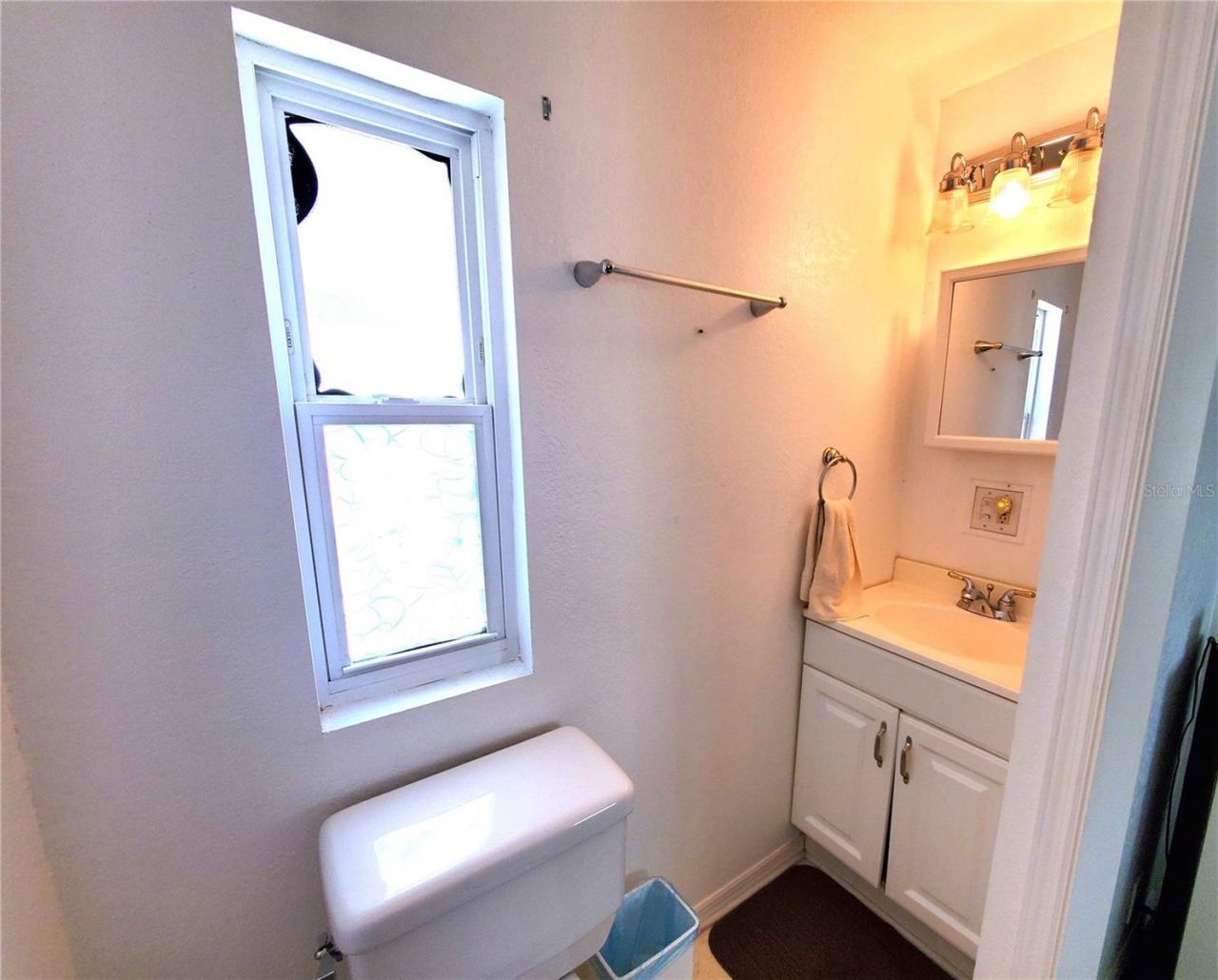 176 W Manatee Loop, Punta Gorda, FL 33950 Photo