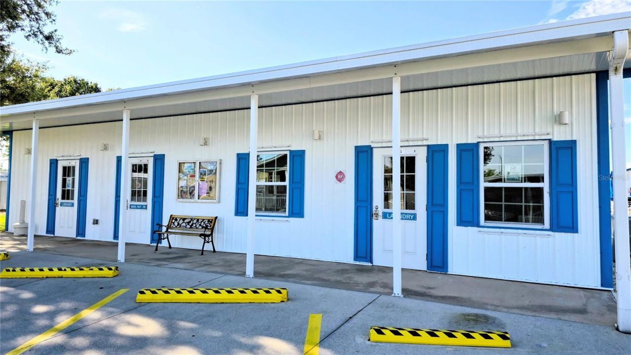 176 W Manatee Loop, Punta Gorda, FL 33950 Photo