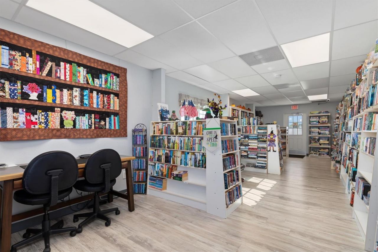 176 W Manatee Loop, Punta Gorda, FL 33950 Photo