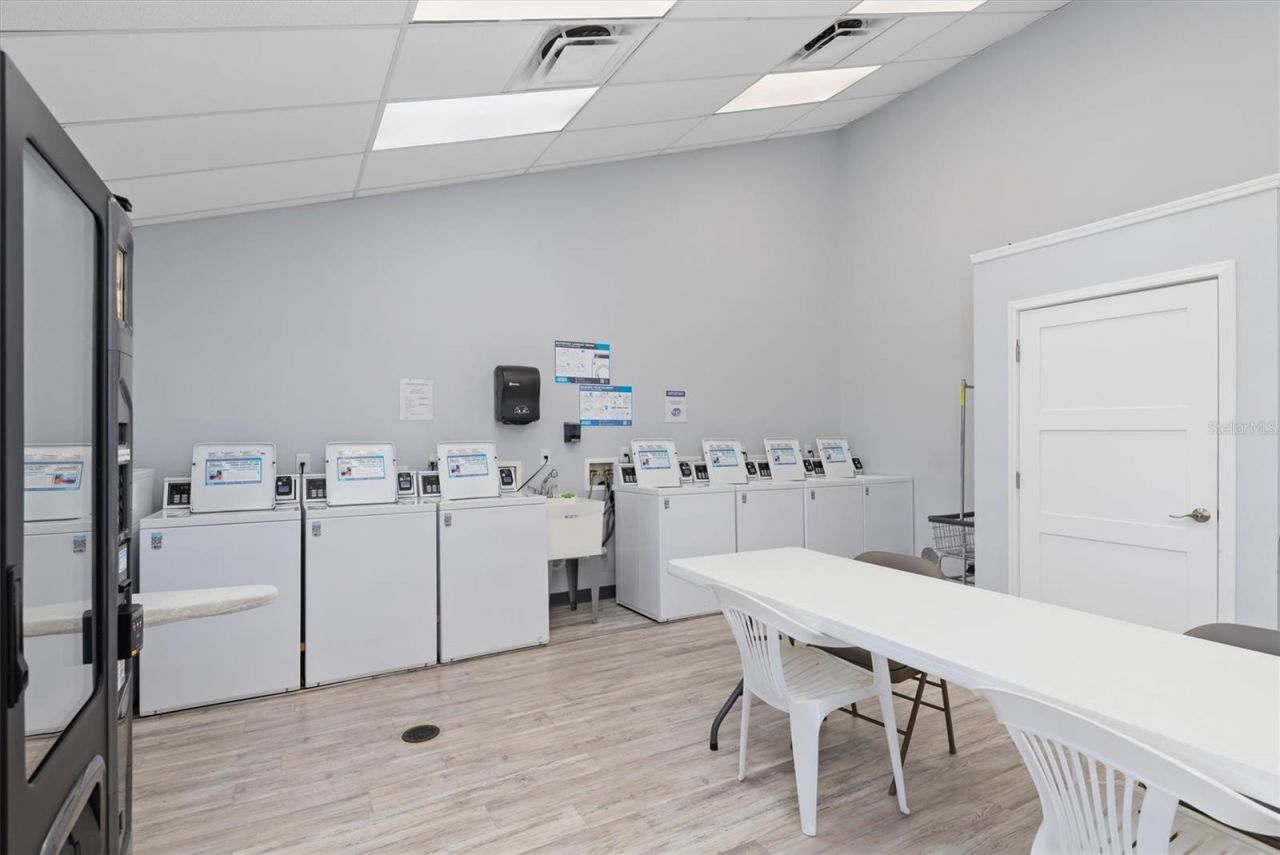 176 W Manatee Loop, Punta Gorda, FL 33950 Photo