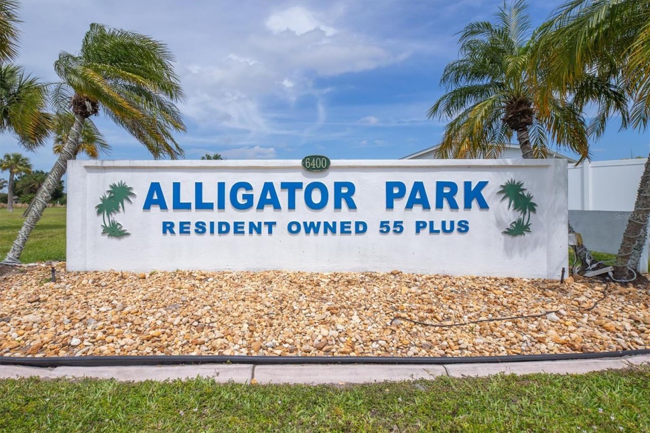 176 W Manatee Loop, Punta Gorda, FL 33950 Photo