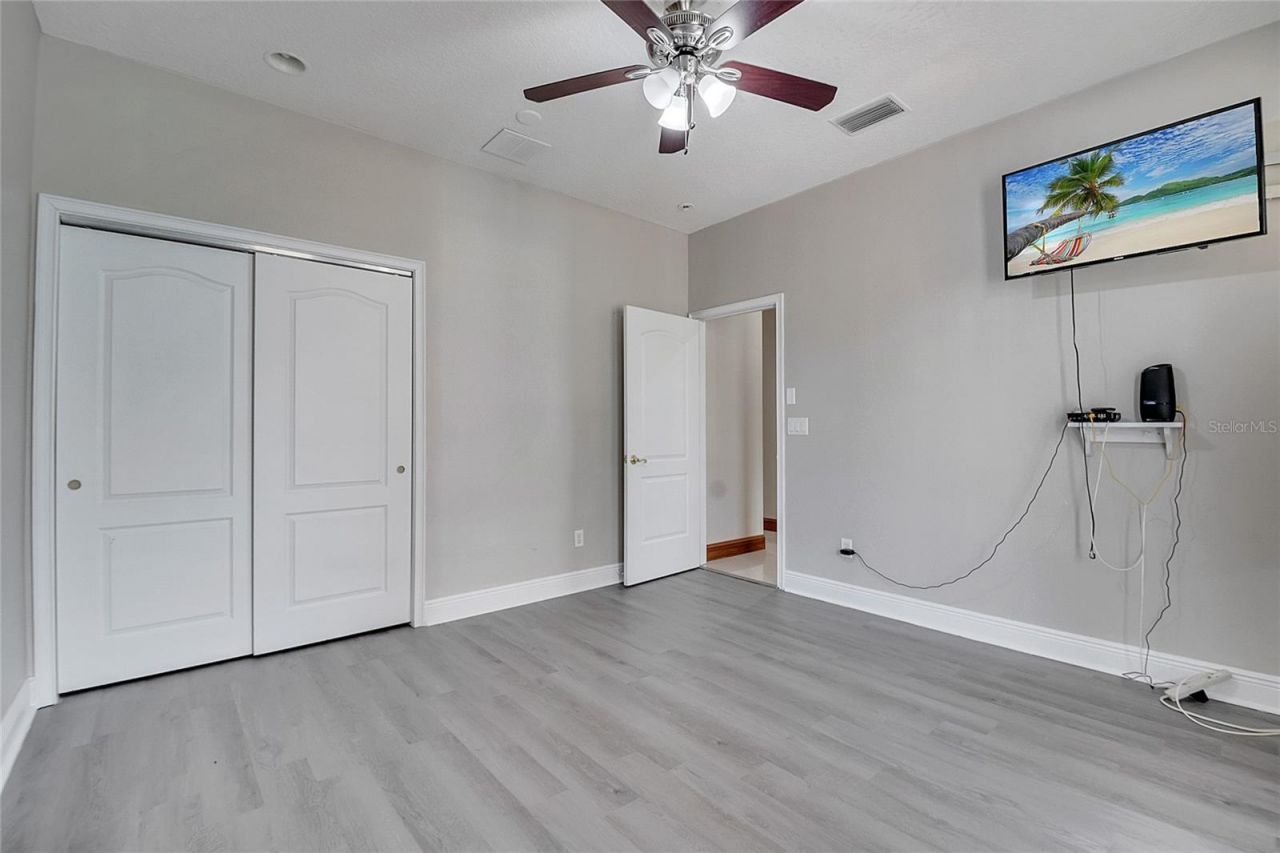 18147 Coralwood Lane, Groveland, FL 34736 Photo