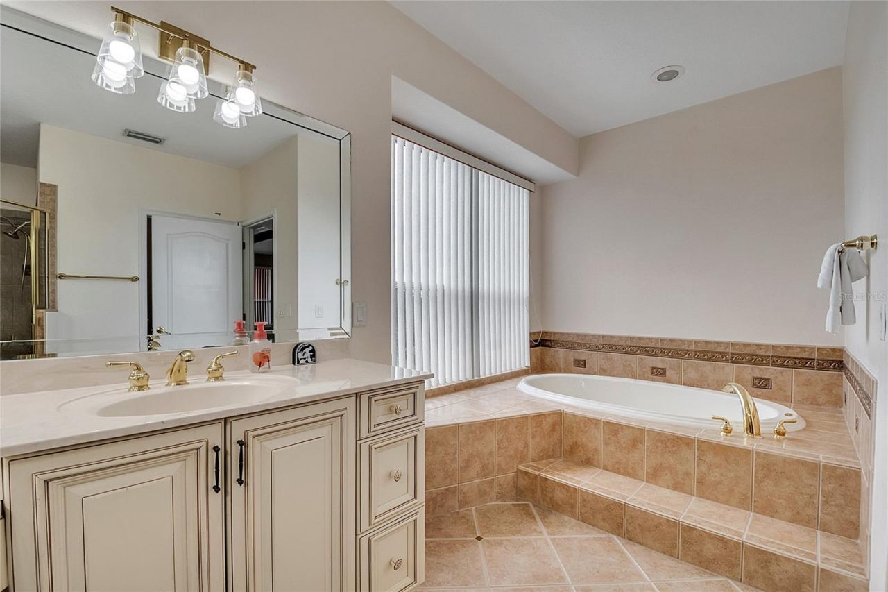 18147 Coralwood Lane, Groveland, FL 34736 Photo