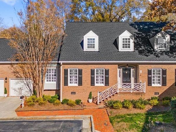 2 Saint Augustine Square, Greensboro, NC 27408