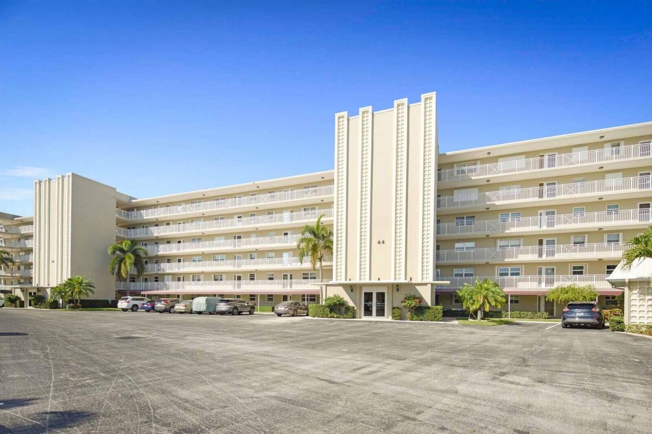 44 Yacht Club Drive, Unit 212, North Palm Beach, FL 33408 Photo