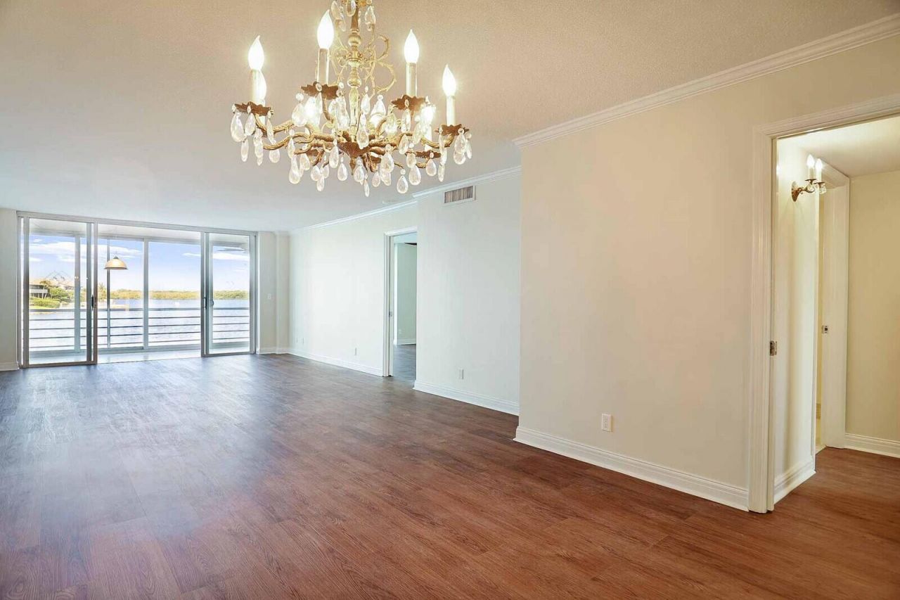 44 Yacht Club Drive, Unit 212, North Palm Beach, FL 33408 Photo