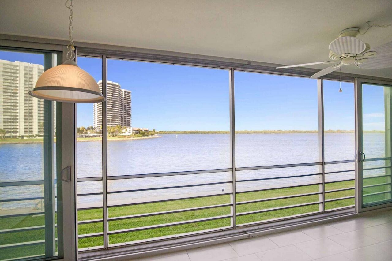 44 Yacht Club Drive, Unit 212, North Palm Beach, FL 33408 Photo