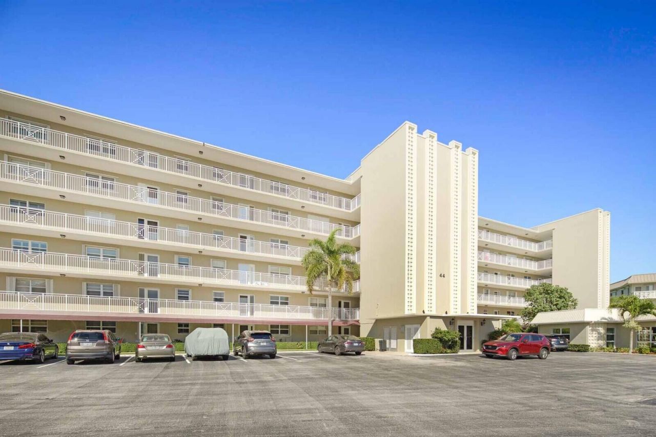 44 Yacht Club Drive, Unit 212, North Palm Beach, FL 33408 Photo