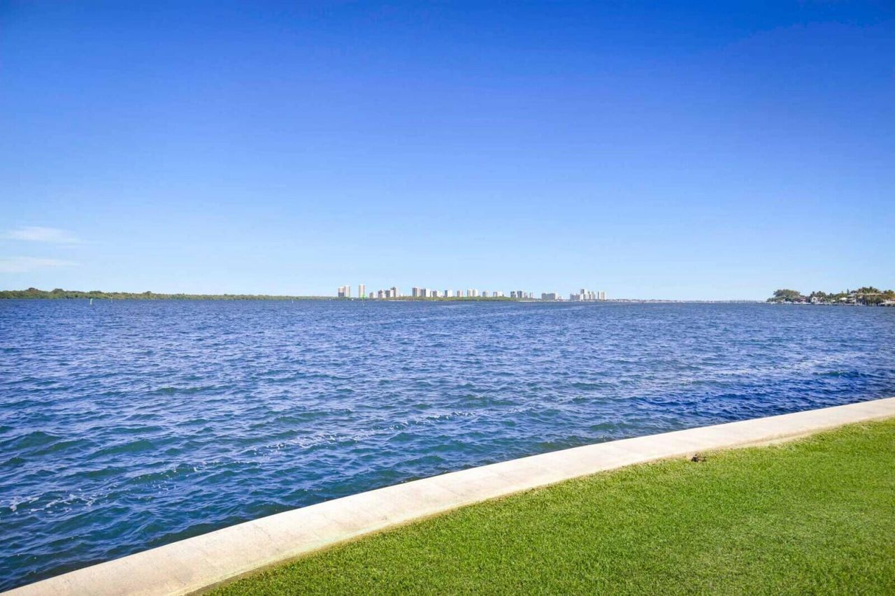 44 Yacht Club Drive, Unit 212, North Palm Beach, FL 33408 Photo