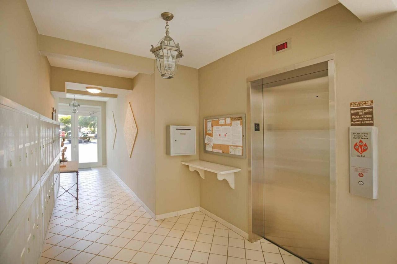 44 Yacht Club Drive, Unit 212, North Palm Beach, FL 33408 Photo