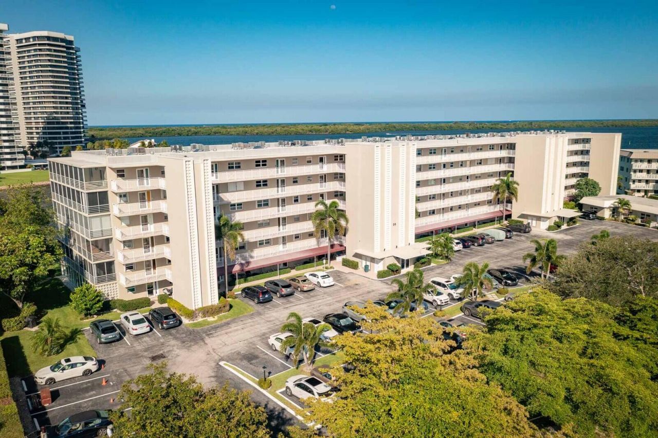 44 Yacht Club Drive, Unit 212, North Palm Beach, FL 33408 Photo