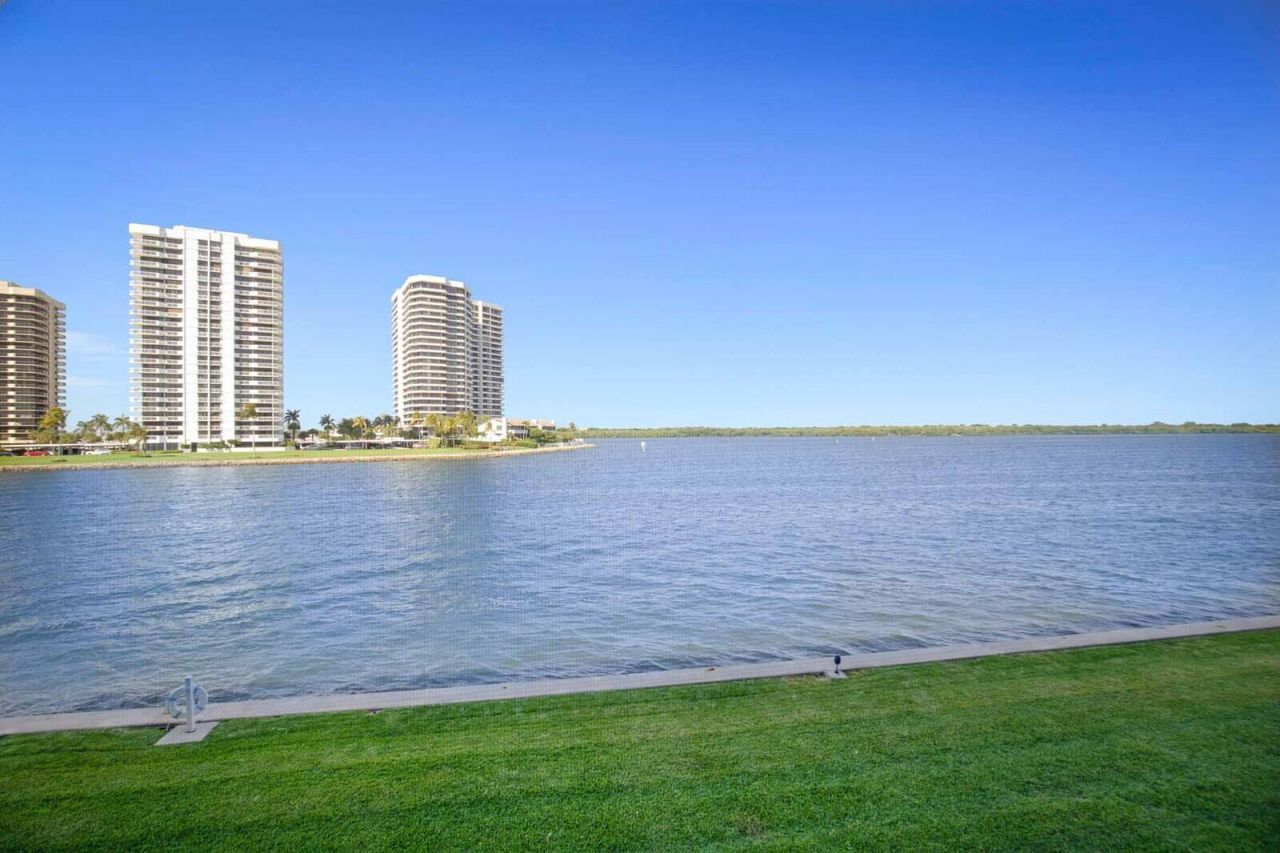 44 Yacht Club Drive, Unit 212, North Palm Beach, FL 33408 Photo