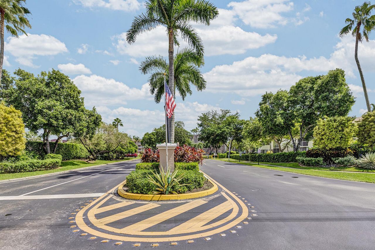 7562 Trent Drive, Unit 306, Tamarac, FL 33321 Photo