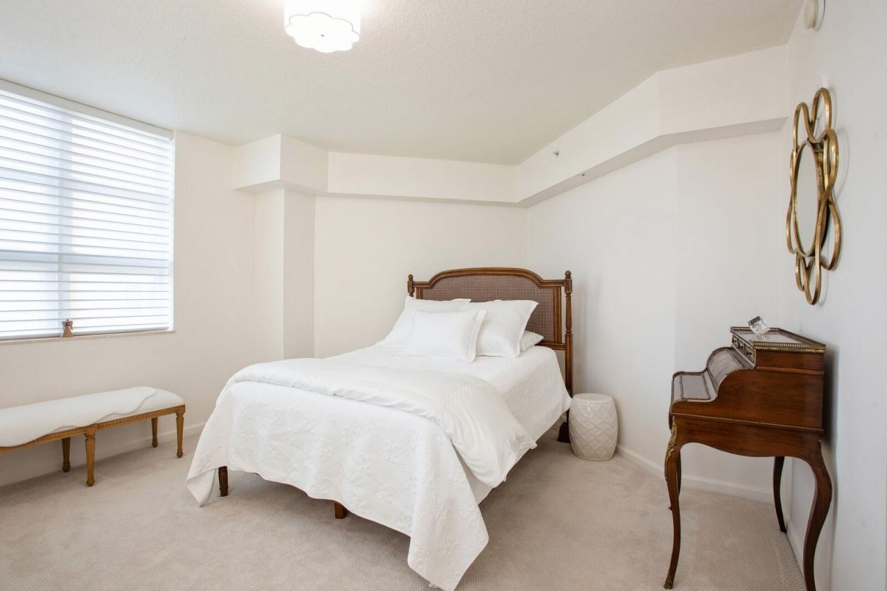 403 S Sapodilla Avenue, Unit 604, West Palm Beach, FL 33401 Photo