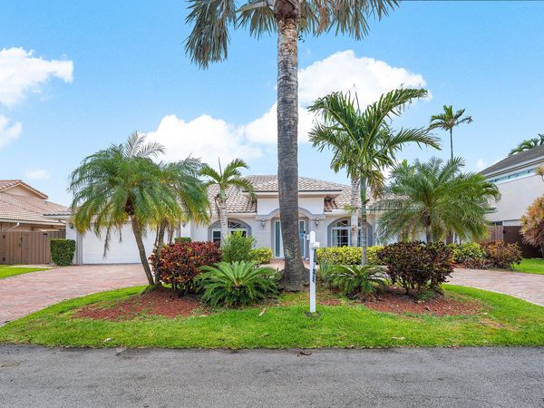 41 Castle Harbor Island, Fort Lauderdale, FL 33308