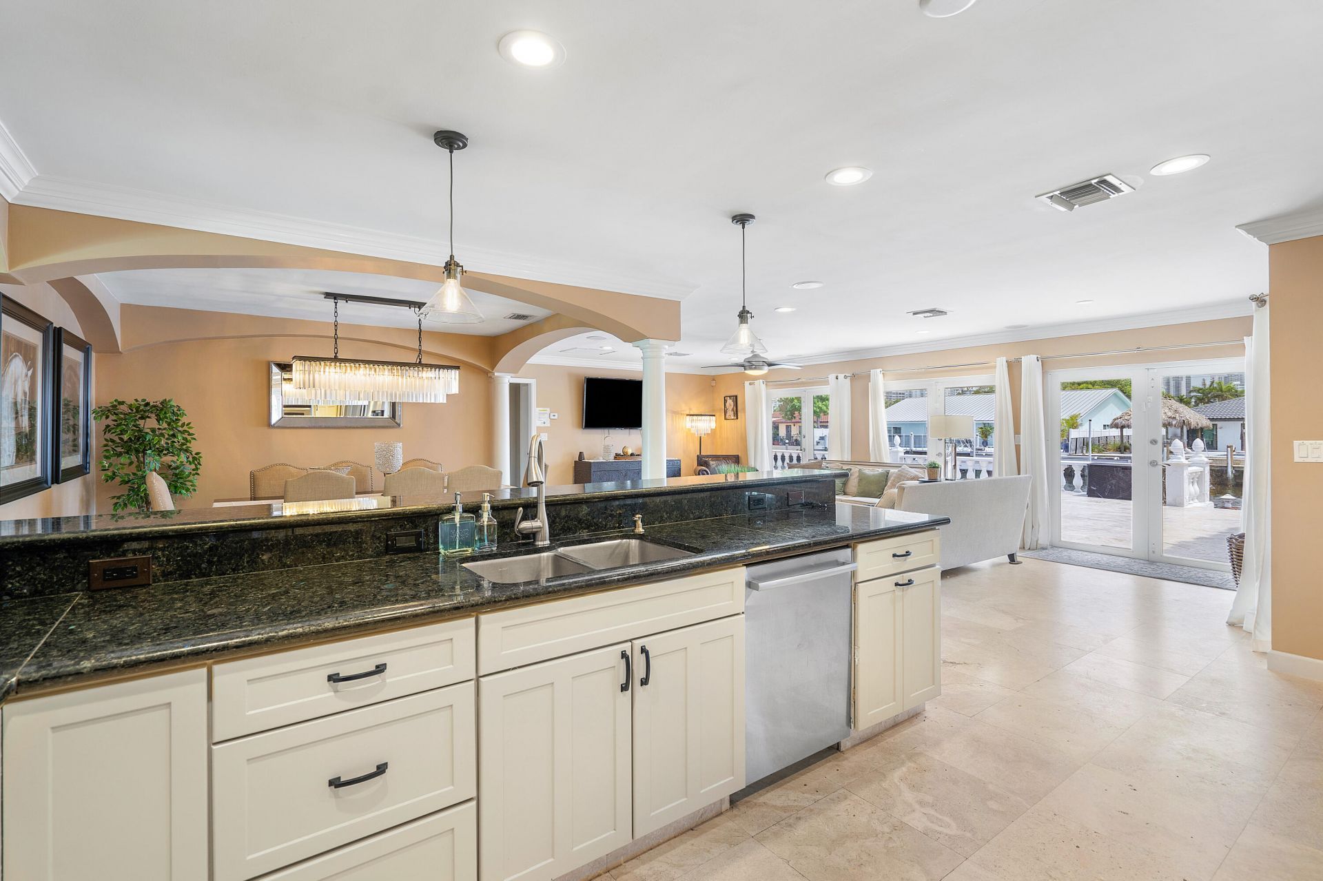 41 Castle Harbor Island, Fort Lauderdale, FL 33308 Photo