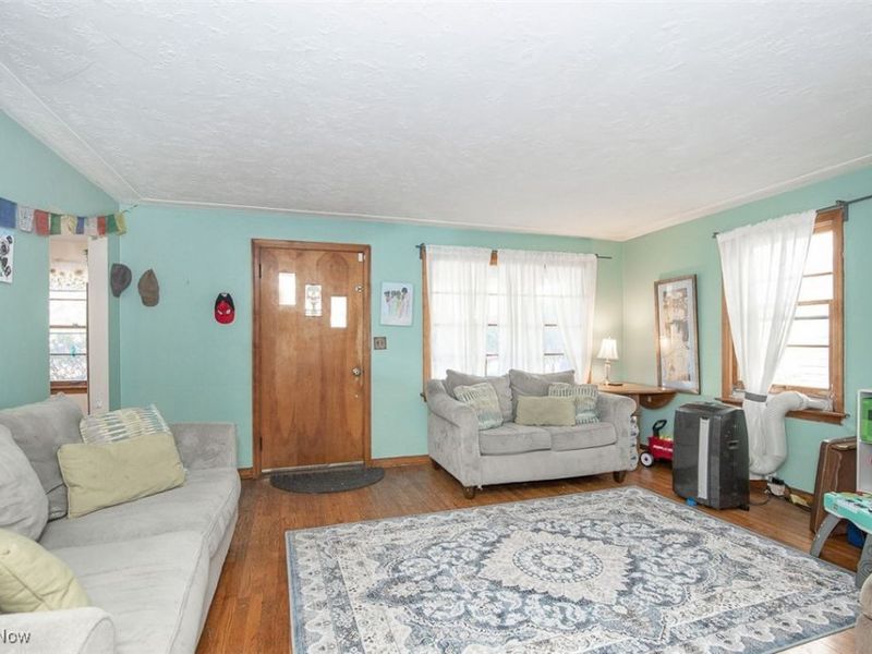 147 Bellfield Avenue, Elyria, OH 44035 Photo 3