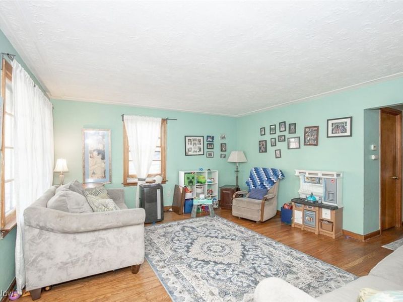 147 Bellfield Avenue, Elyria, OH 44035 Photo 4