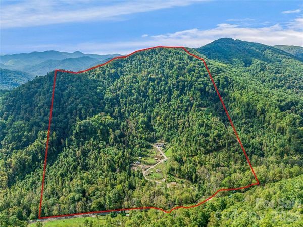 945 Roaring Fork Road, Hot Springs, NC 28743