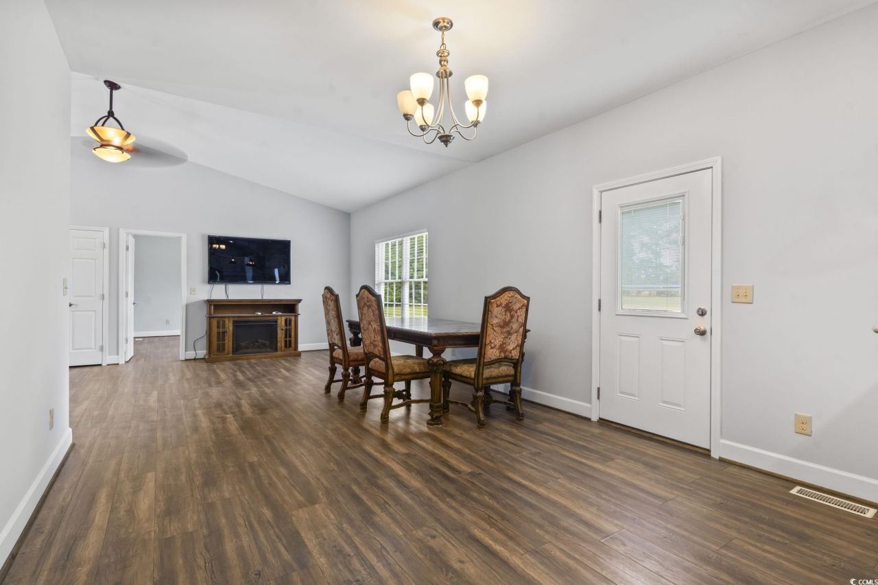 1585 Daisy Rd. Photo 15